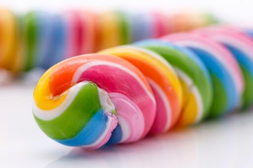Kleurrijke Chupa Chups lollies op een rij, met ronde wikkel