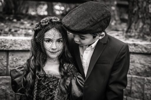 Vintage foto van Nederlandse kinderen die samen een lied zingen